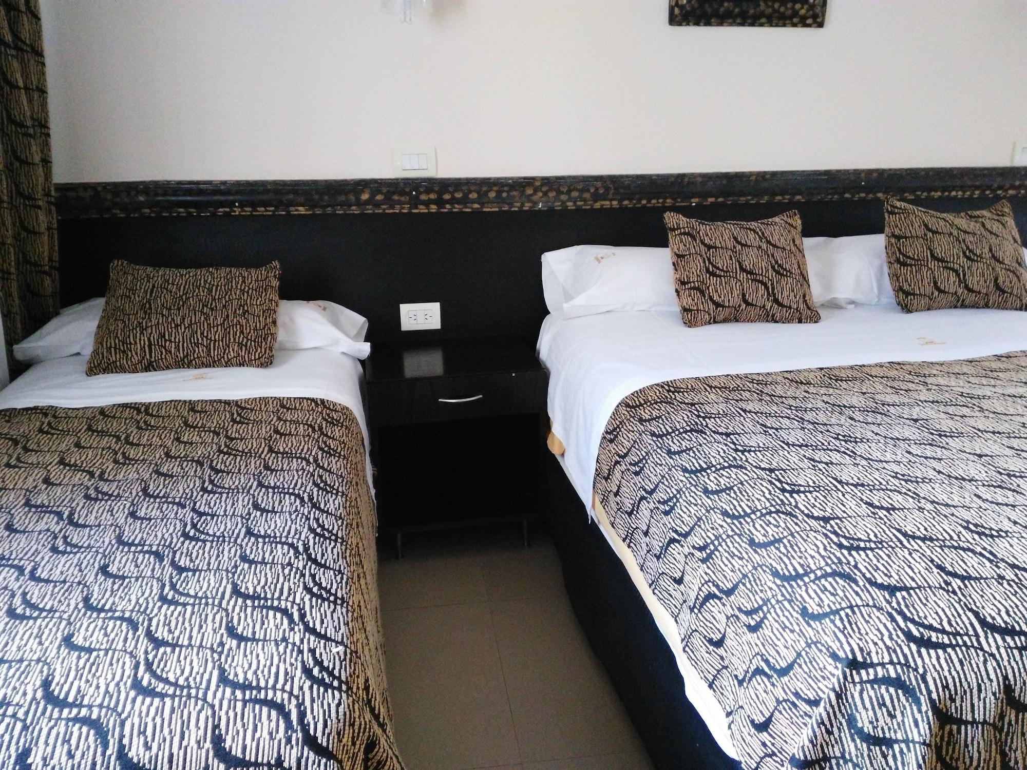Hotel A&B Internacional Буенос Айрес Екстериор снимка