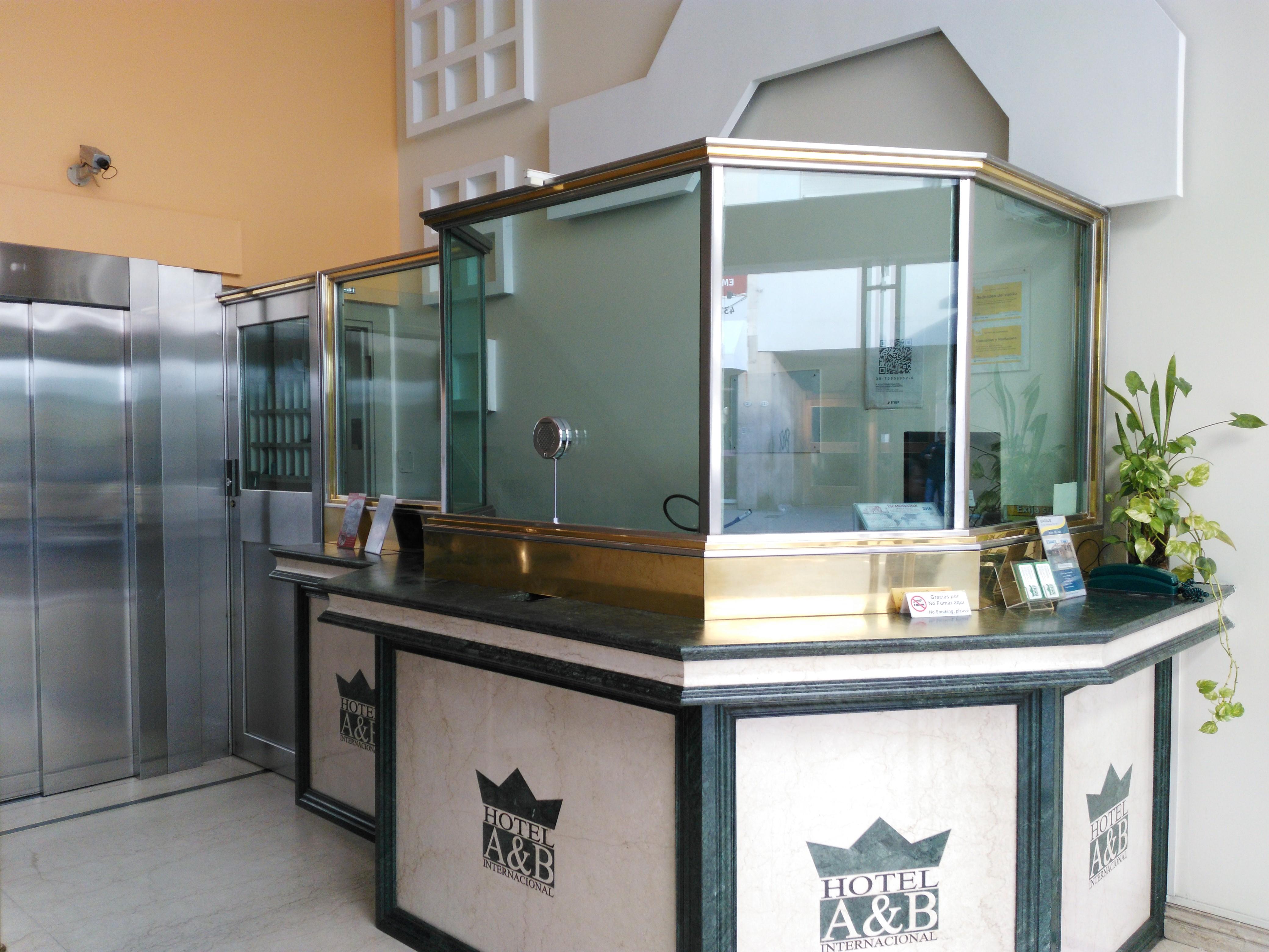 Hotel A&B Internacional Буенос Айрес Екстериор снимка
