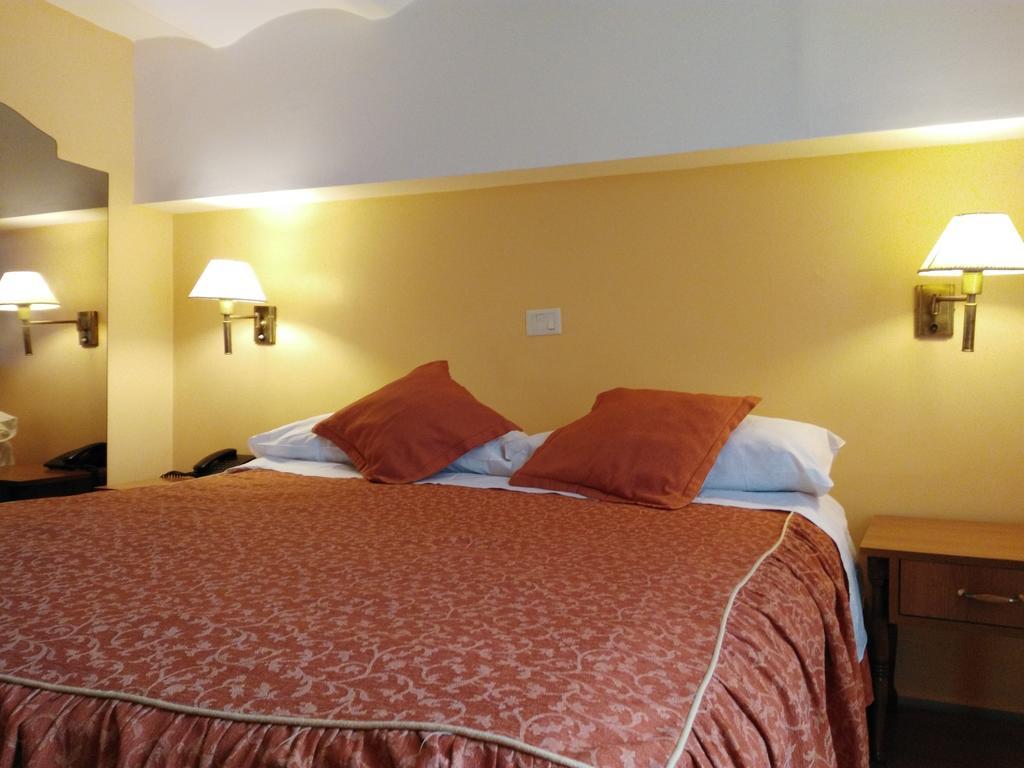 Hotel A&B Internacional Буенос Айрес Екстериор снимка