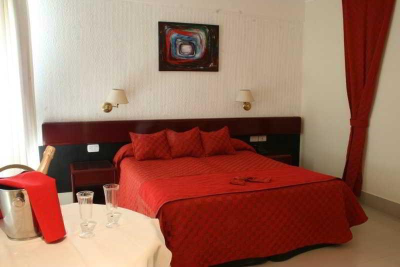 Hotel A&B Internacional Буенос Айрес Екстериор снимка